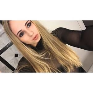 Meet your Posher, Desiree